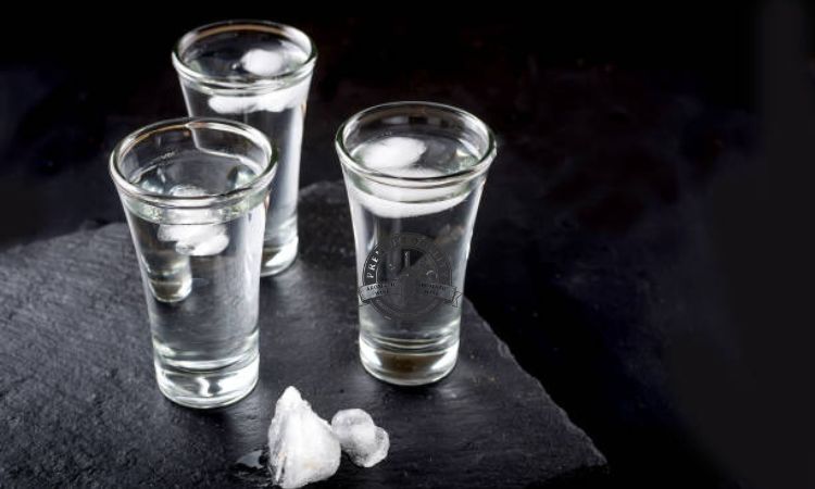 Ly rượu tây Vodka