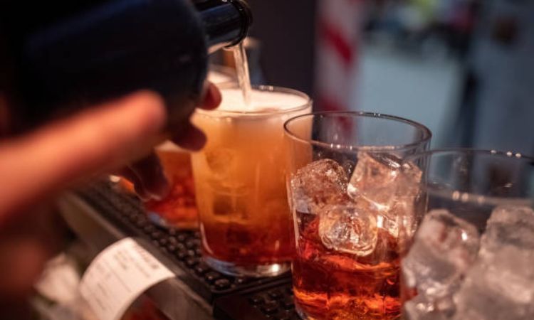 Rượu whisky pha với coca