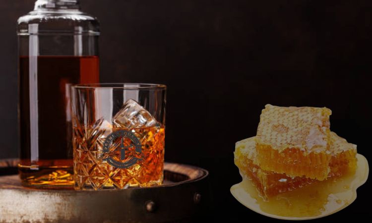 Dùng whisky pha với mật ong