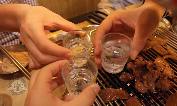 Cách thưởng thức rượu Soju đúng cách