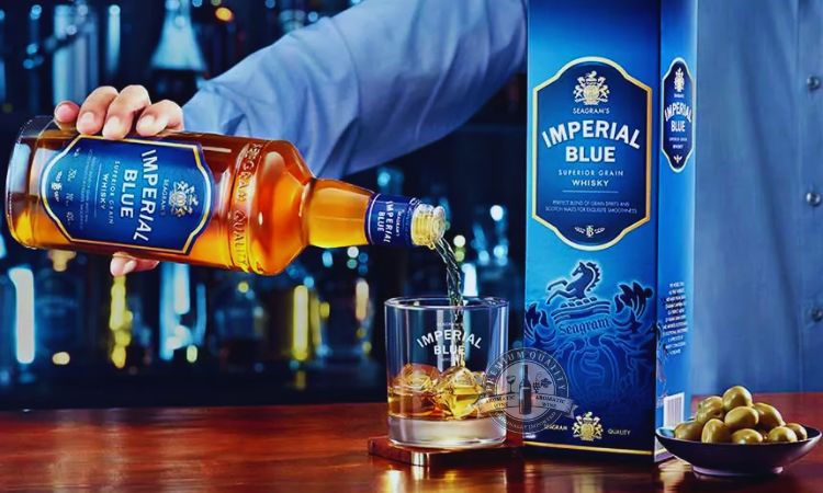 Rượu Imperial Blue