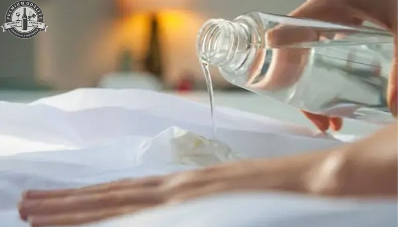 Hướng dẫn cách tẩy vết rượu vang trên áo trắng cực đơn giản