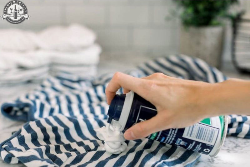 Hướng dẫn những các h xử lý vết rượu vang trên váy cưới nhanh chóng, an toàn và hiệu quả